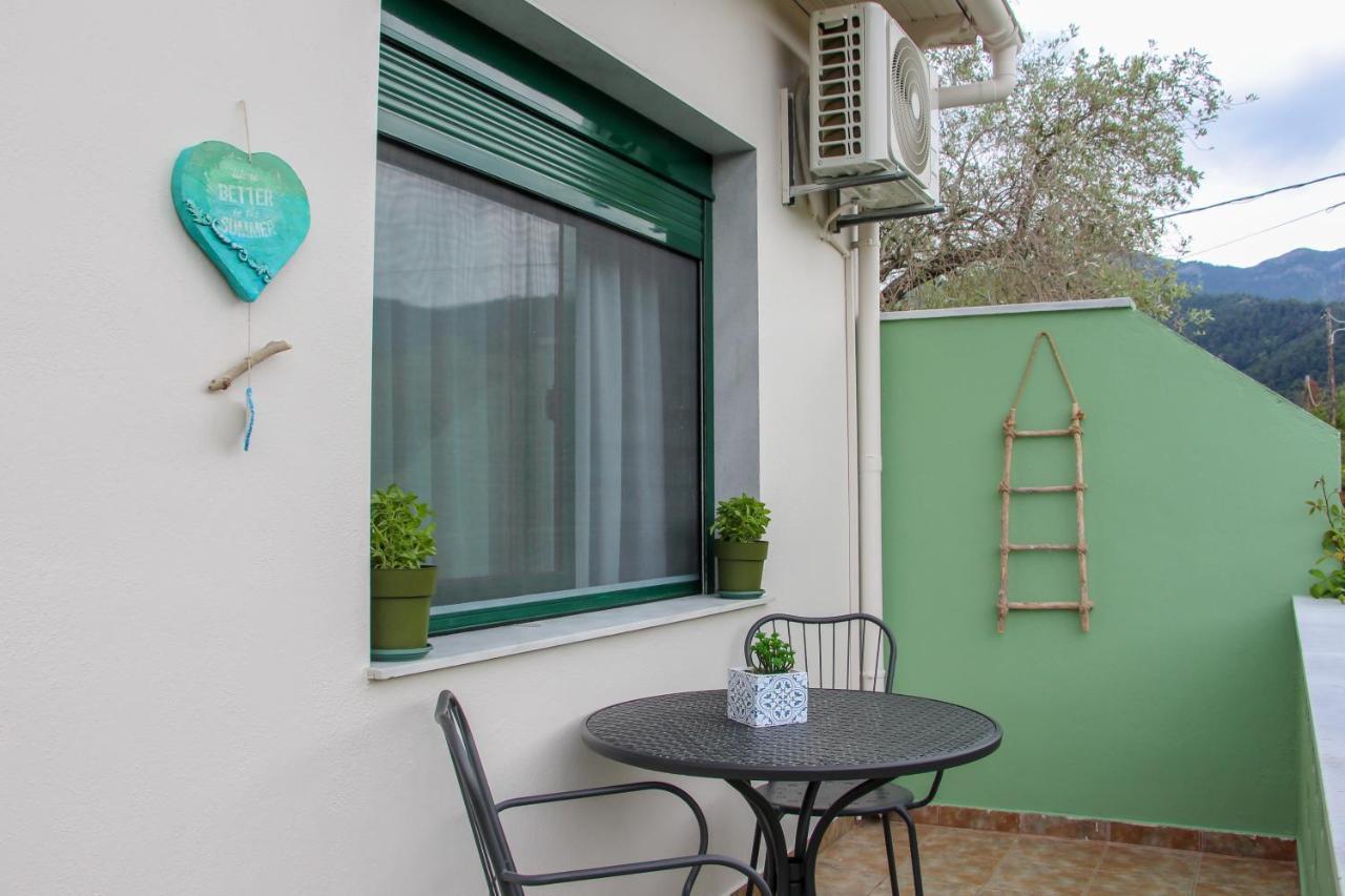 Lamprini'S Deluxe Studios Limenas  Exterior photo