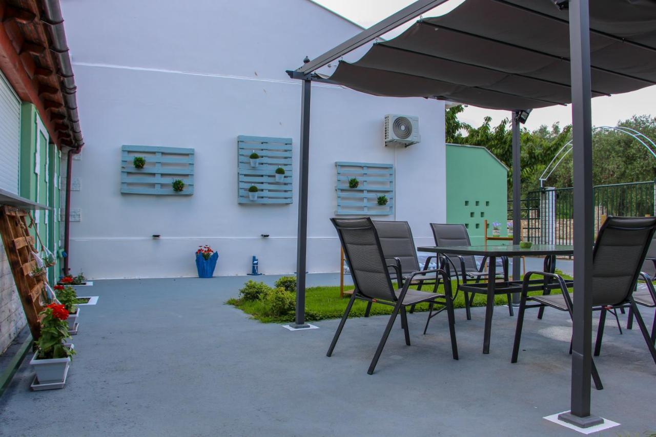 Lamprini'S Deluxe Studios Limenas  Exterior photo